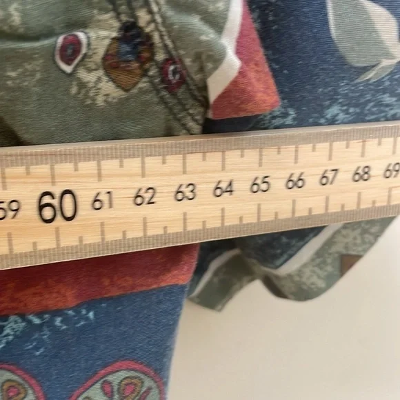 Tommy Bahama - Large Pattern Hawaiian Rayon Blend Button Down Shirt Sleeve - M - Picture 8 of 9